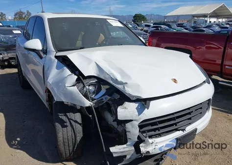 2017 Porsche Cayenne Platinum Edition z USA, uszkodzony, nr VIN WP1AA2A24HKA89034